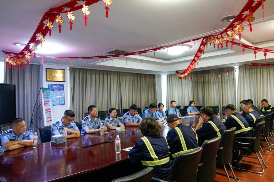 筑牢禁毒防线 护航安全生产——检警联动进企业开展双主题宣传活动